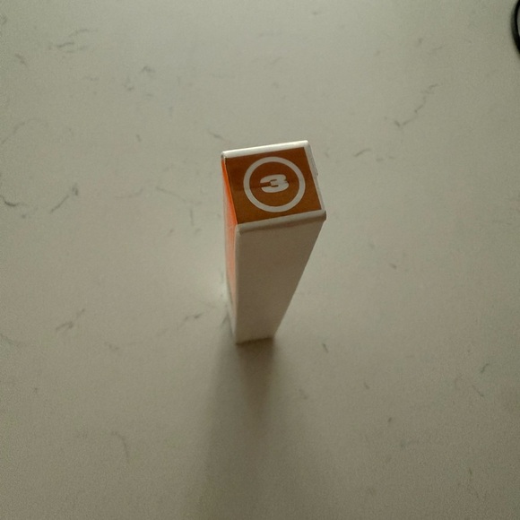 Milk Sunshine Under Eye Tint + Brighten Light Coverage Concealer - Shade 3 - NWB - Picture 11 of 12